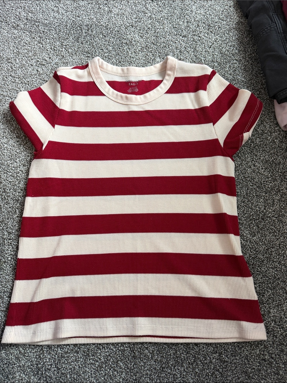 American Eagle Outfitters Women’s Red and Cream Striped Short Sleeve Tee
